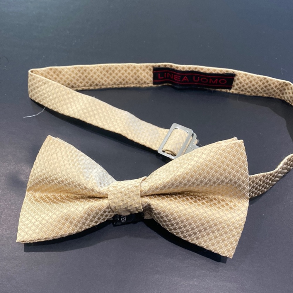 Men’s Soft Gold 20 “ Adjustable Bow Tie